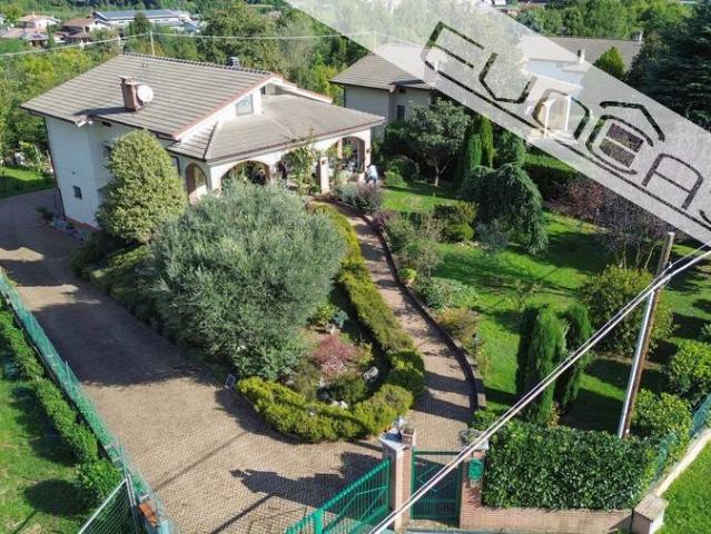 Villa Indipendente in vendita a Famolasco, Piemonte
