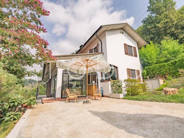 Villa Indipendente in vendita a Piazzo, Biella