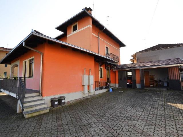 Villa Indipendente in vendita a Arico, Piemonte