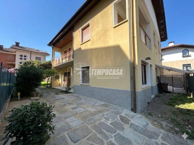 Villa Indipendente in vendita a Prato, Piemonte