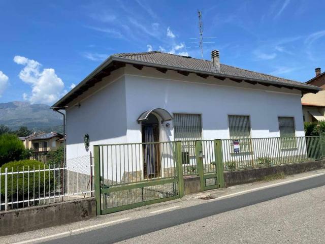 Villa Indipendente in vendita a Piemonte, Biella