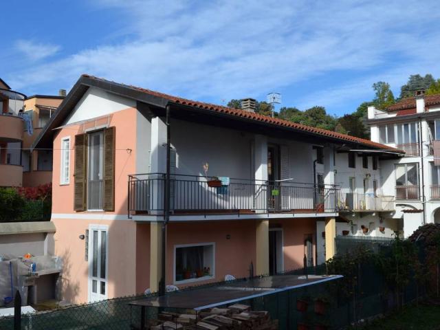 Villa Indipendente in vendita a Arico, Piemonte