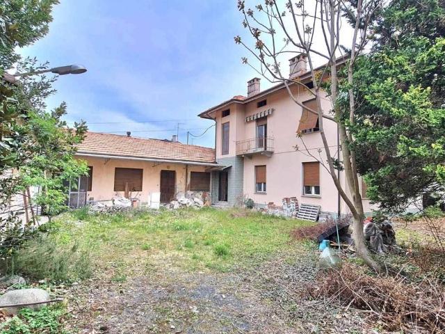 Villa Indipendente in vendita a Prato, Piemonte