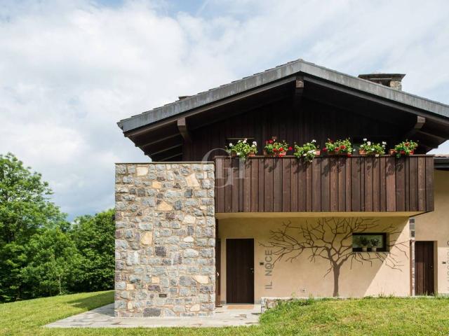 Villa Indipendente in vendita a Comunità montana della valle Camonica, Bienno