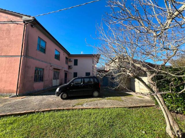Villa Indipendente in vendita a Bientina, Pisa