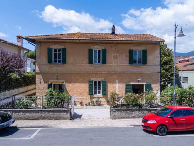 Villa Indipendente in vendita a Bientina, Toscana