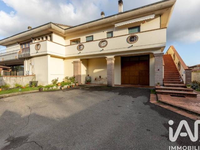 Villa Indipendente in vendita a Bientina, Toscana