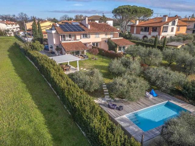 Villa Indipendente in vendita a Bientina, Toscana