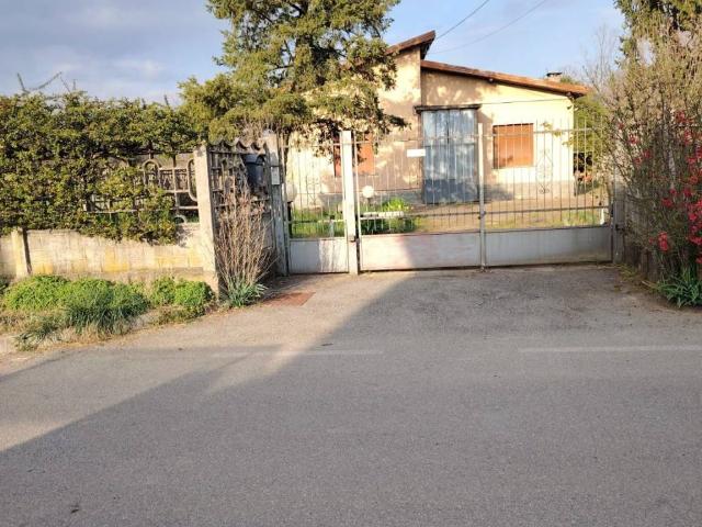 Villa Indipendente in vendita a Monello, Binago