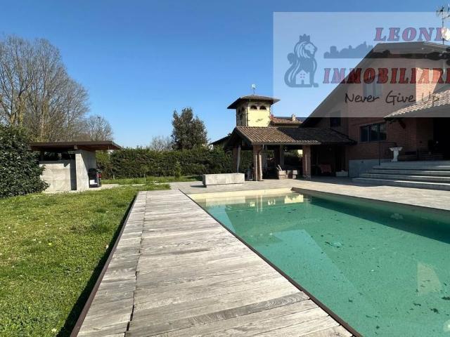 Villa Indipendente in vendita a Unione dei Comuni I Fontanili, Binasco