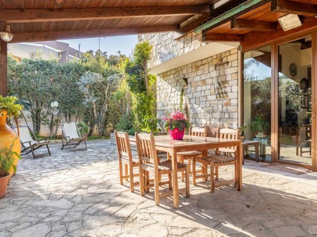 Villa Indipendente in vendita a Puglia, Barletta-andria-trani