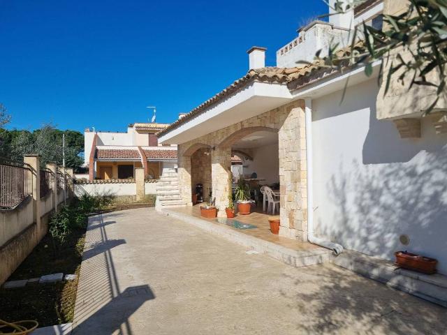 Villa Indipendente in vendita a Puglia, Barletta-andria-trani
