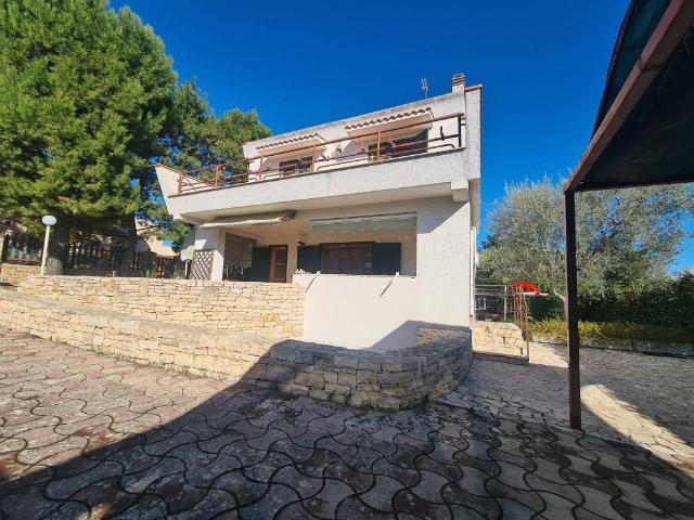 Villa Indipendente in vendita a Puglia, Barletta-andria-trani