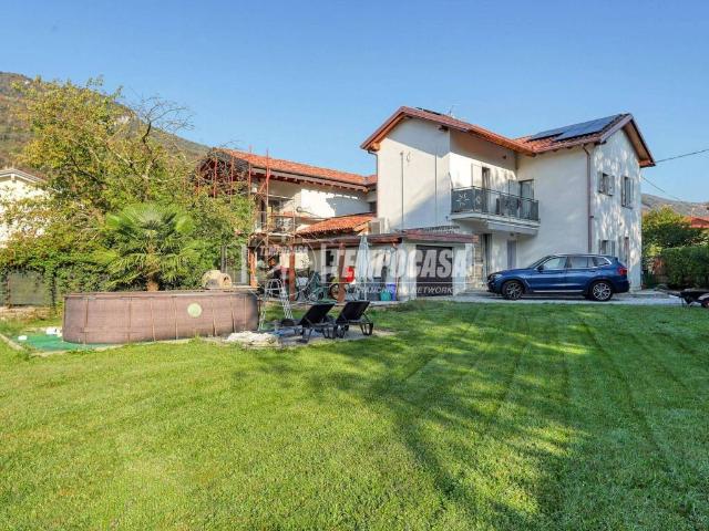 Villa Indipendente in vendita a Bisuschio, Varese