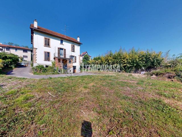 Villa Indipendente in vendita a Bizzarone, Lombardia