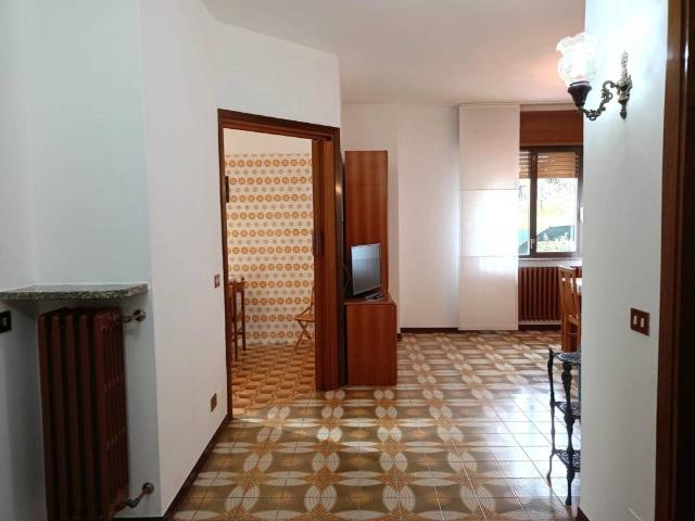 Villa Indipendente in vendita a Bizzarone, Lombardia