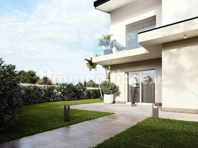 Villa Indipendente in vendita a Bizzarone, Lombardia
