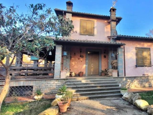 Villa Indipendente in vendita a Blera, Lazio