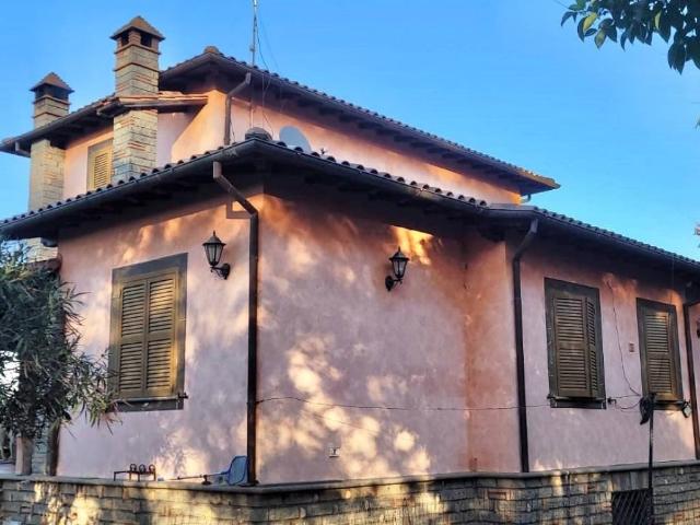 Villa Indipendente in vendita a Blera, Lazio