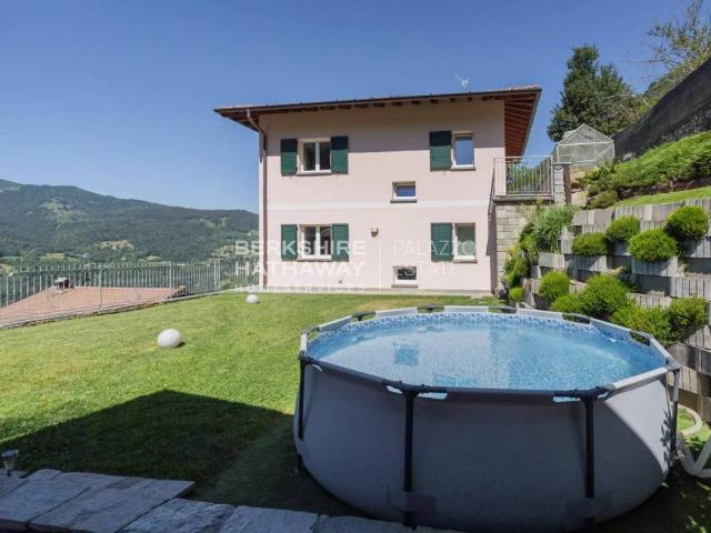 Villa Indipendente in vendita a Blessagno, Lombardia