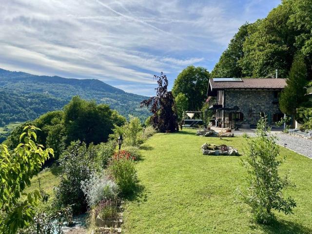 Villa Indipendente in vendita a Blessagno, Lombardia