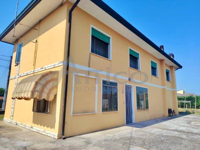 Villa Indipendente in vendita a Boara Pisani, Veneto