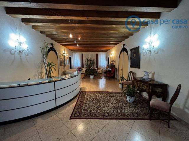 Villa Indipendente in vendita a Boara Pisani, Veneto