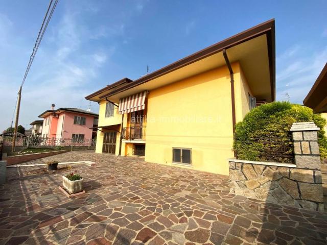 Villa Indipendente in vendita a Boara Pisani, Veneto