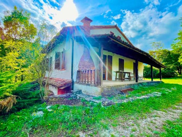 Villa Indipendente in vendita a Bobbio, Reggio Emilia
