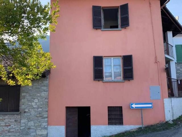 Villa Indipendente in vendita a Bobbio, Reggio Emilia