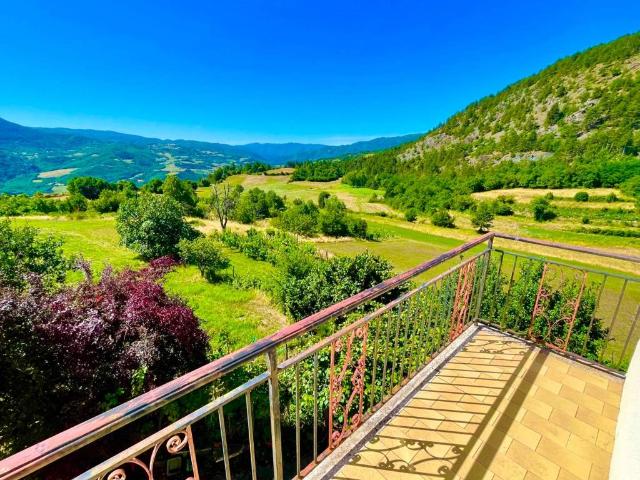 Villa Indipendente in vendita a Bobbio, Reggio Emilia