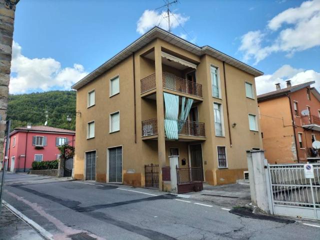 Villa Indipendente in vendita a Bobbio, Reggio Emilia
