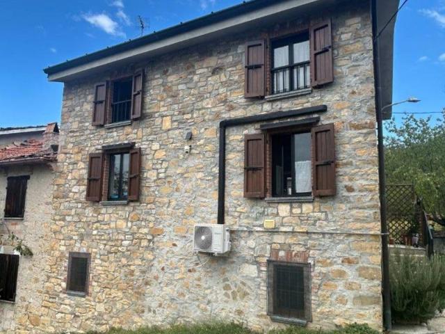 Villa Indipendente in vendita a Casa Saliceto, Piozzano