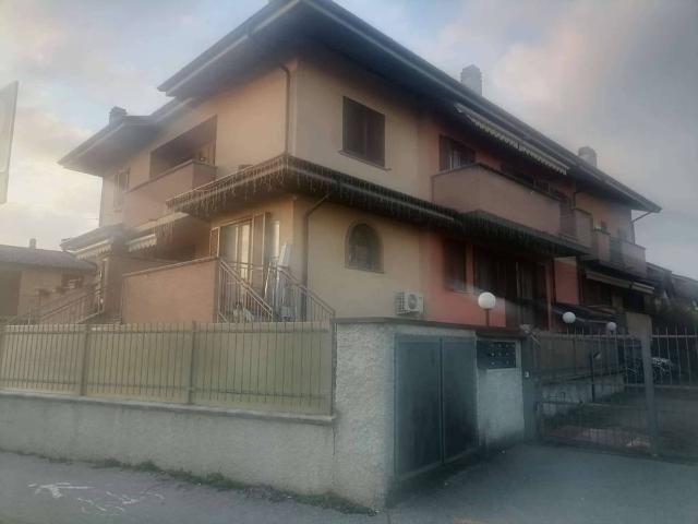 Villa Indipendente in vendita a Boffalora D'adda, Lombardia