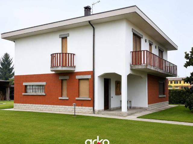 Villa Indipendente in vendita a Boffalora D'adda, Lombardia