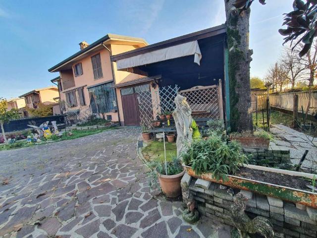 Villa Indipendente in vendita a Boffalora D'adda, Lombardia