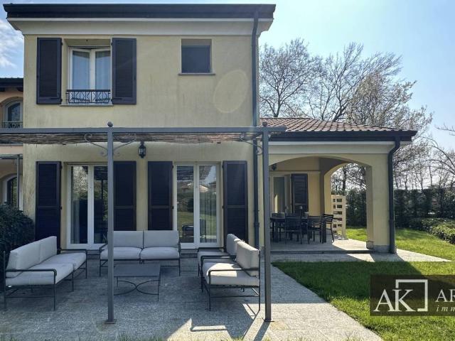 Villa Indipendente in vendita a Piemonte, Novara