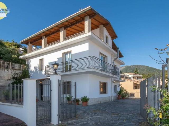 Villa Indipendente in vendita a Boissano, Liguria