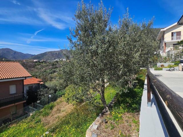 Villa Indipendente in vendita a Boissano, Liguria