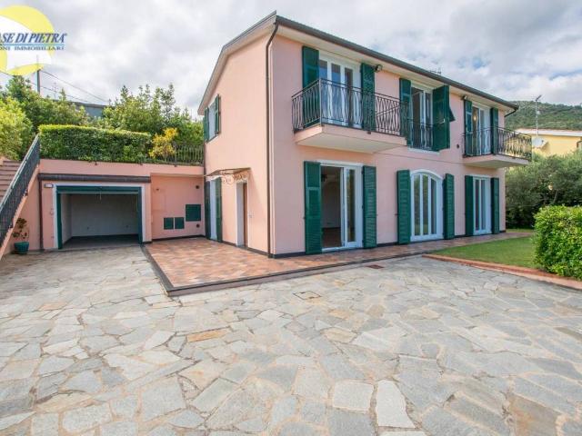 Villa Indipendente in vendita a Dari, Toirano