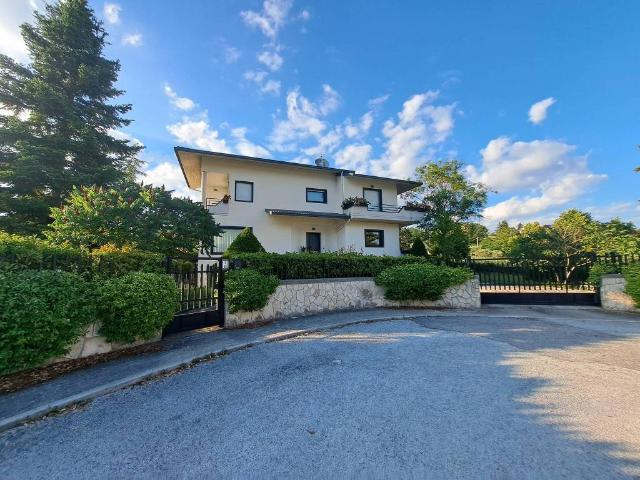 Villa Indipendente in vendita a Bojano, Molise
