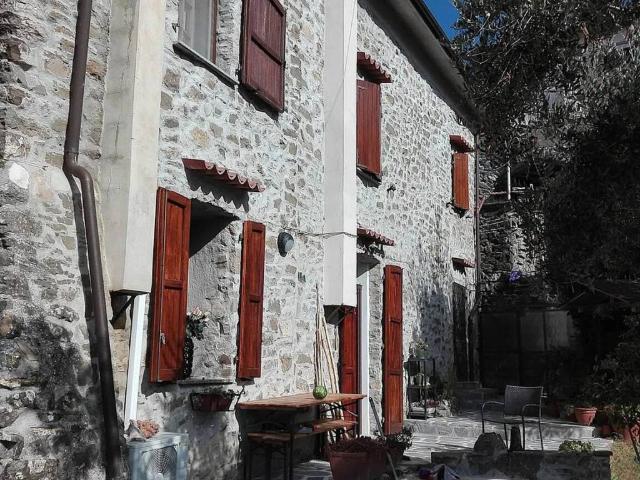 Villa Indipendente in vendita a Bolano, Liguria