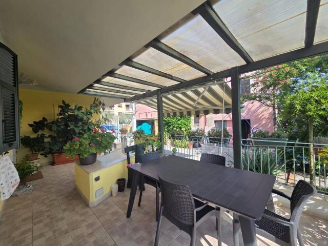 Villa Indipendente in vendita a Ceparana, Bolano