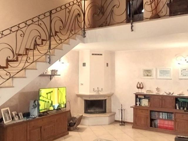 Villa Indipendente in vendita a Bolgare, Lombardia