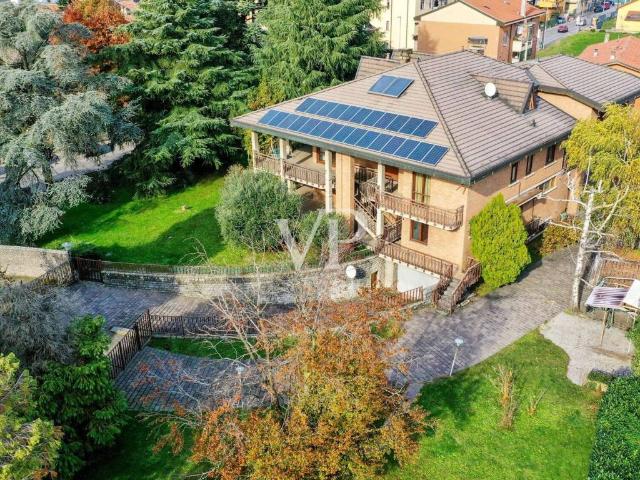 Villa Indipendente in vendita a Bollate, Lombardia