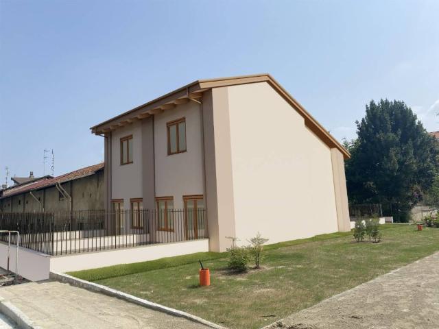 Villa Indipendente in vendita a Bollate, Lombardia