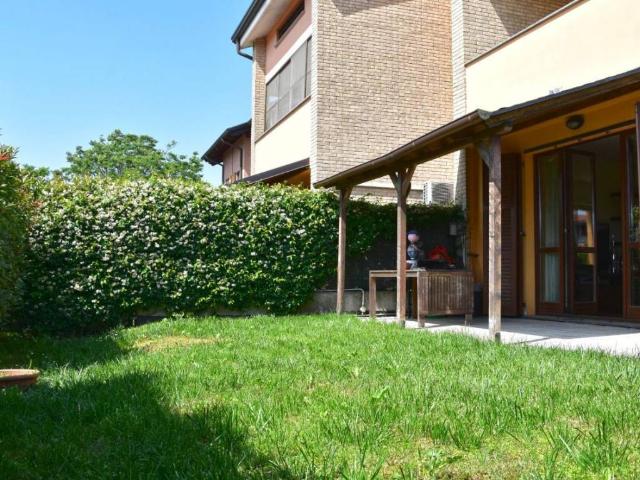 Villa Indipendente in vendita a Cascina Corridori, Bollate