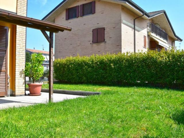 Villa Indipendente in vendita a Cascina Corridori, Bollate