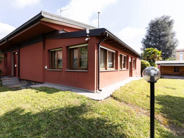 Villa Indipendente in vendita a Cascina Corridori, Bollate