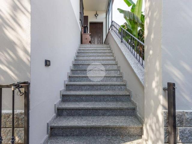 Villa Indipendente in vendita a Bollate, Lombardia